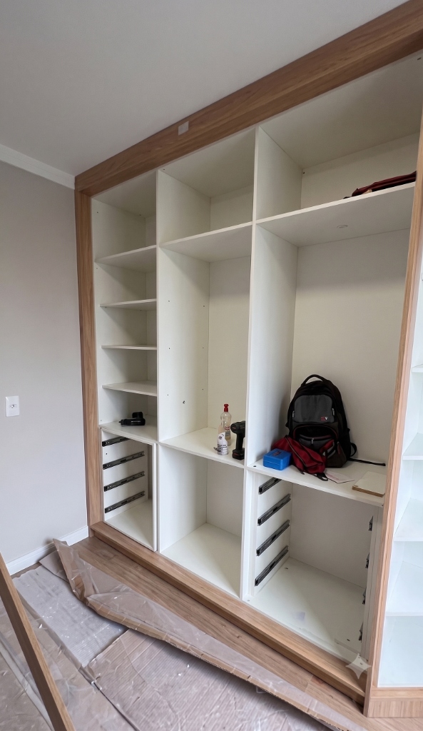 Montagem de guarda-roupa e móveis planejados